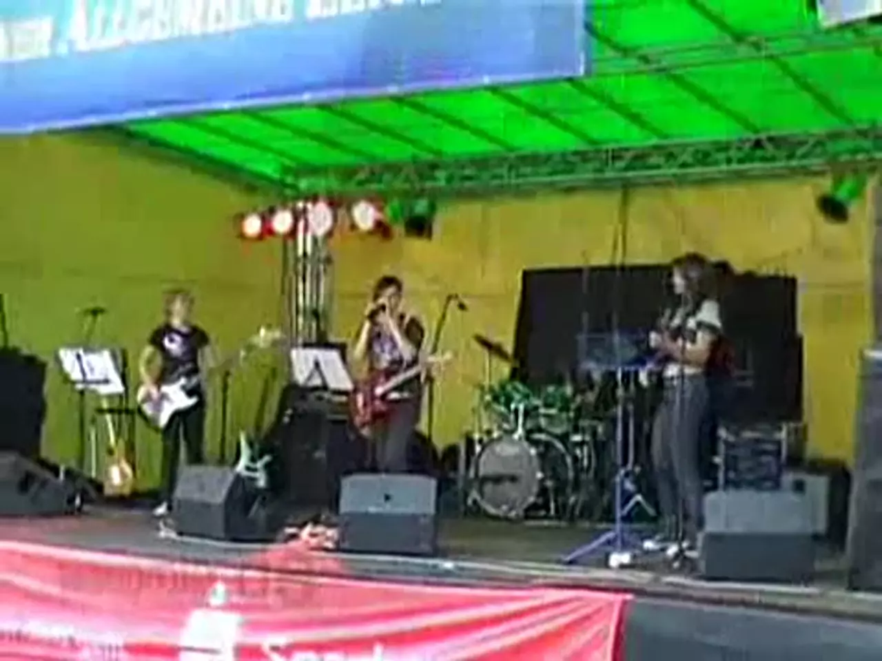 Foto: Eine noch junge Band beim Stadtfest Döbeln 2008 (3 von 3)