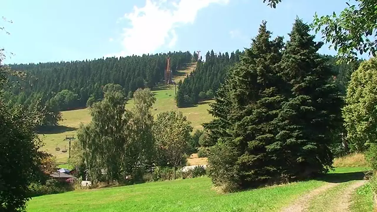 Foto: Kurort Oberwiesenthal - Fichtelbergschwebebahn und Sessellift