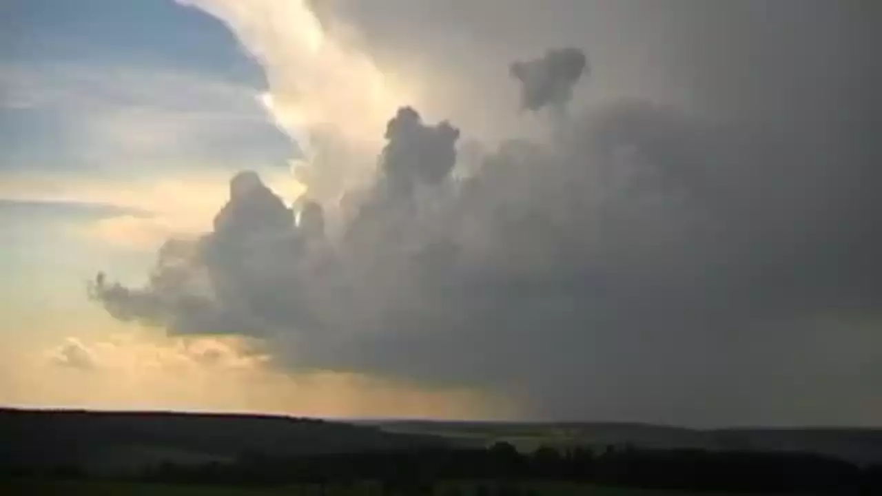 Foto: Wolkenzauber - 7 Sekunden - 70fach Zeitraffer einer Gewitterfront