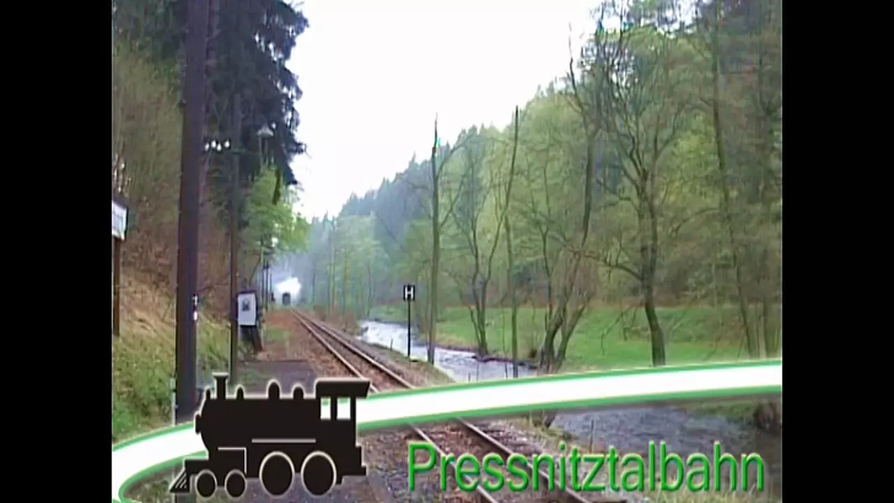 Foto: Die Preßnitztalbahn mit Dampflok in Wildbach