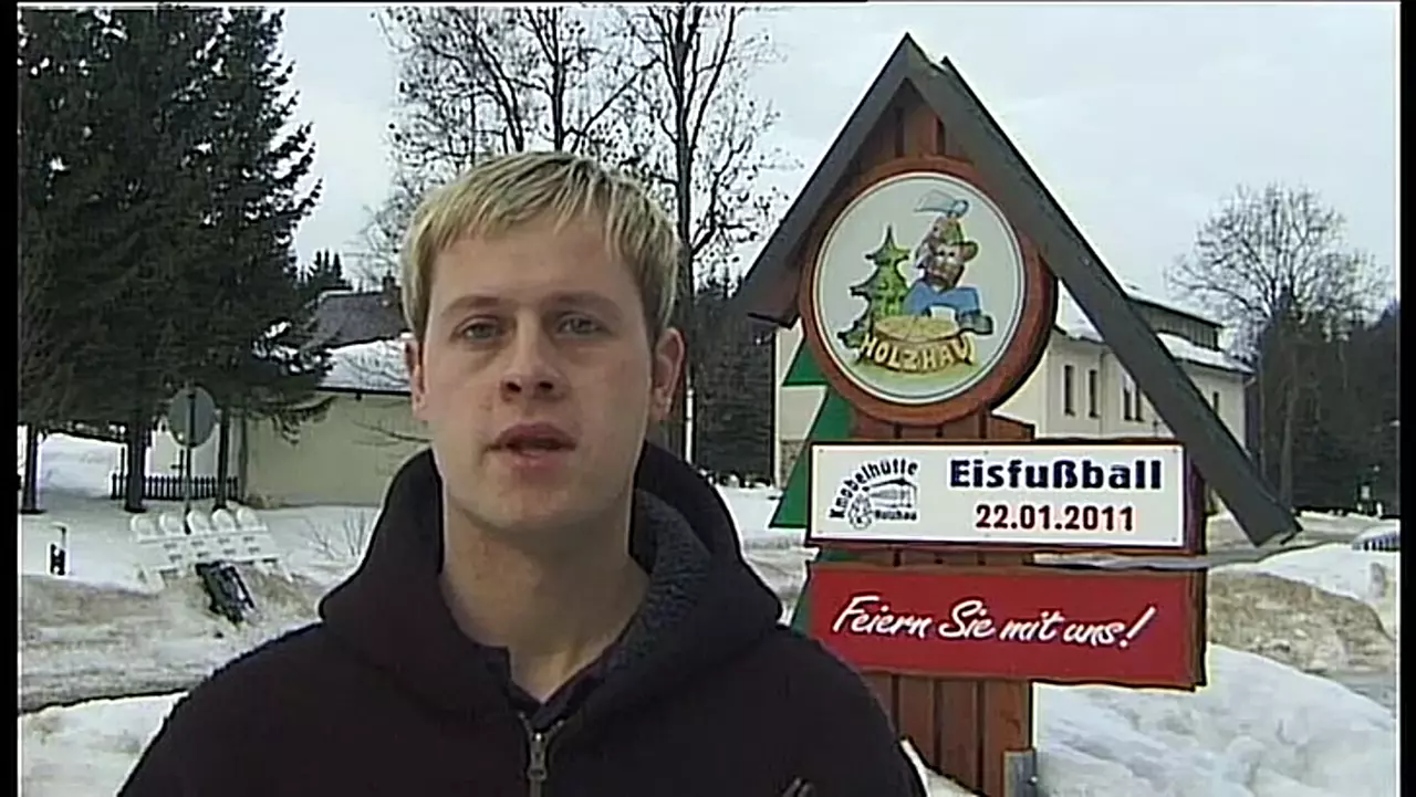 Foto: Einladung zum 2. Eisfussballturnier in Holzhau 2011