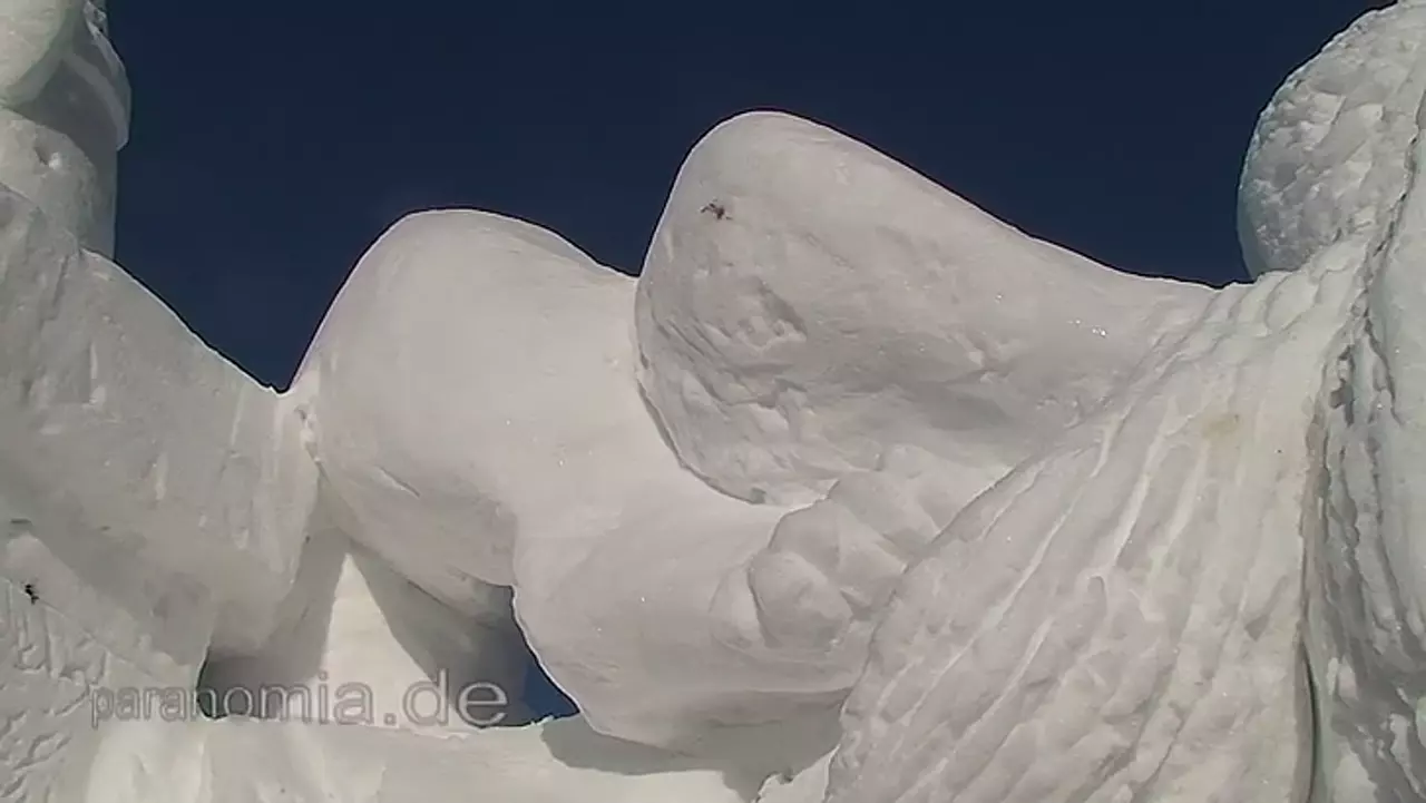 Foto: Schneeskulpturenwettbewerb am Hotel Altes Zollhaus