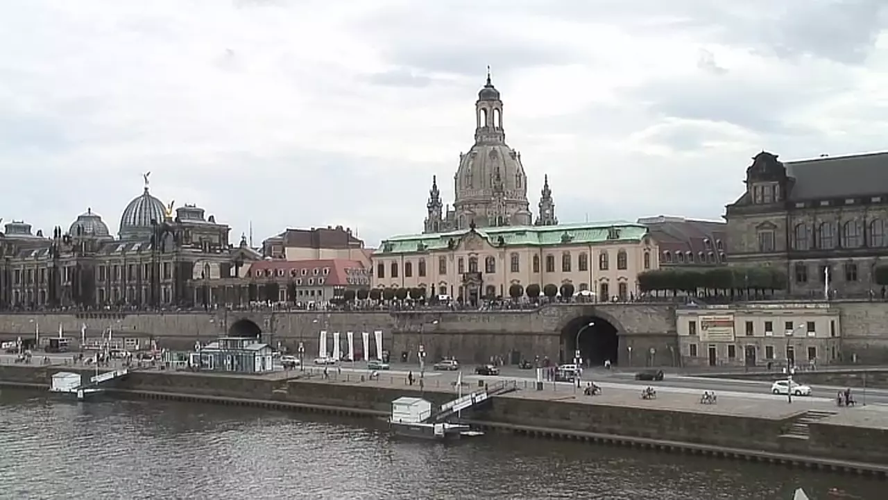Foto: Dresden, Augustusbrücke, Brühlsche Terrasse, Frauenkirche