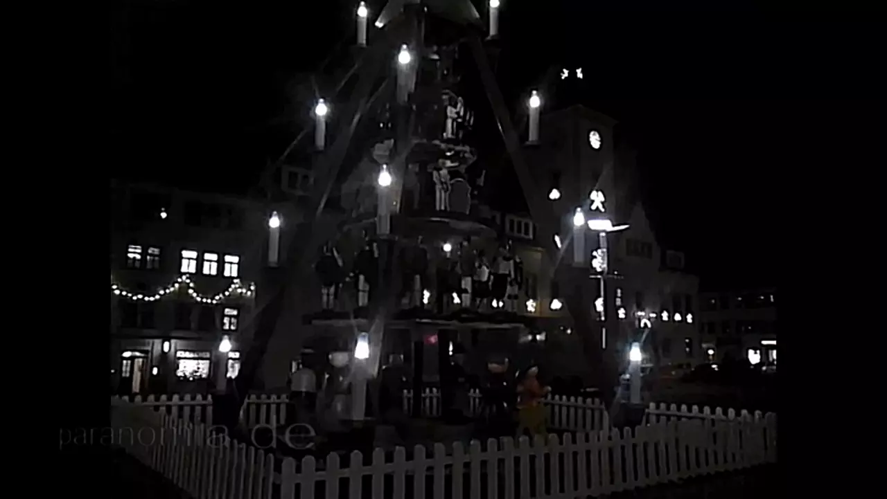 Foto: Weihnachtspyramide auf dem Obermarkt in Freiberg