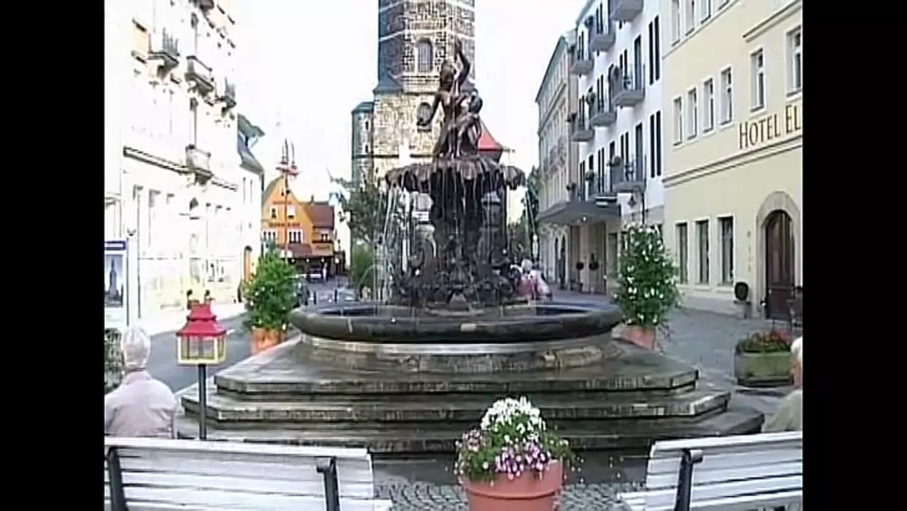 Foto: Der frisch restaurierte Sendig-Brunnen in Bad Schandau